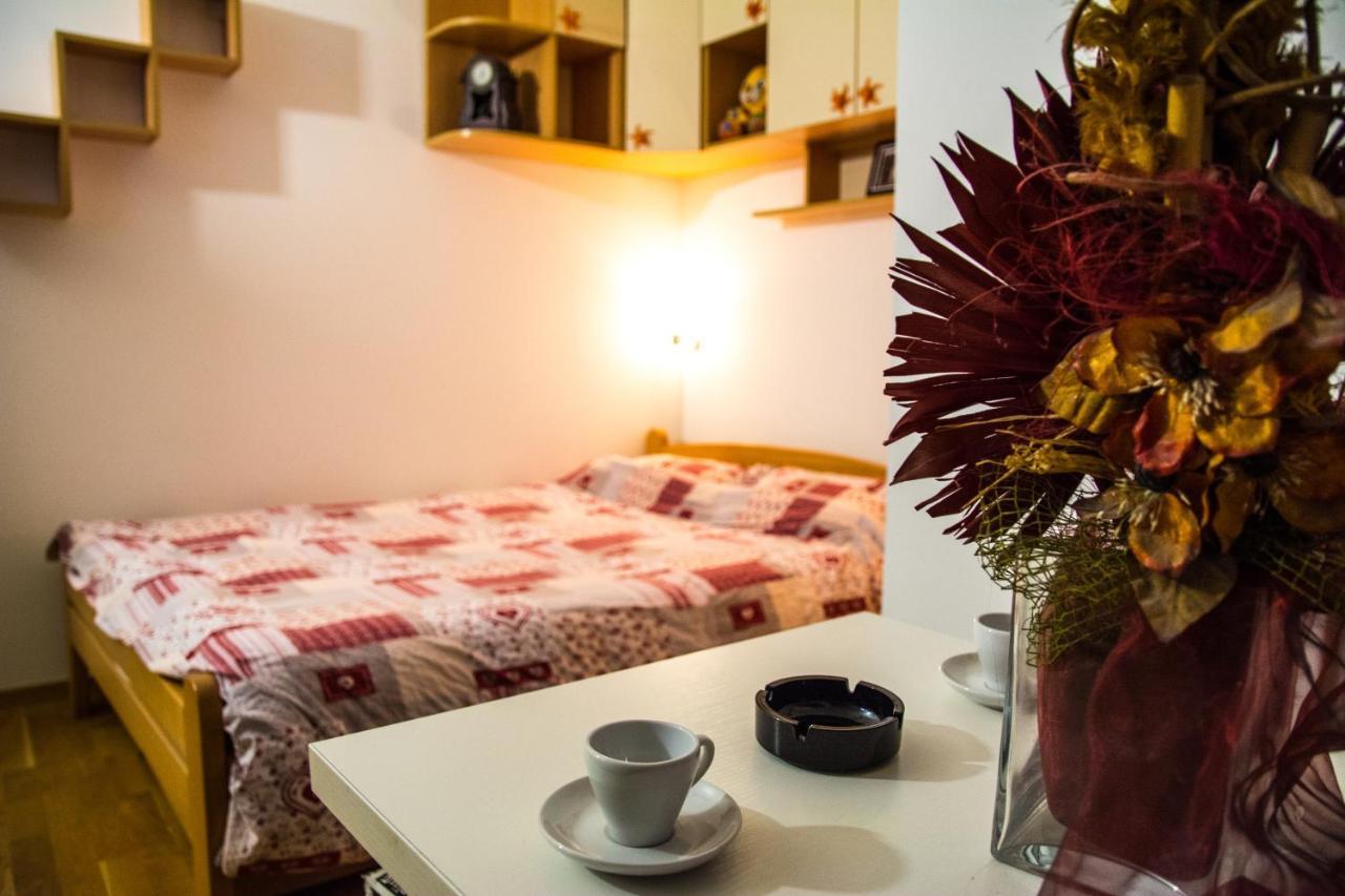 Rooms And Apartments S Belgrado Exterior foto