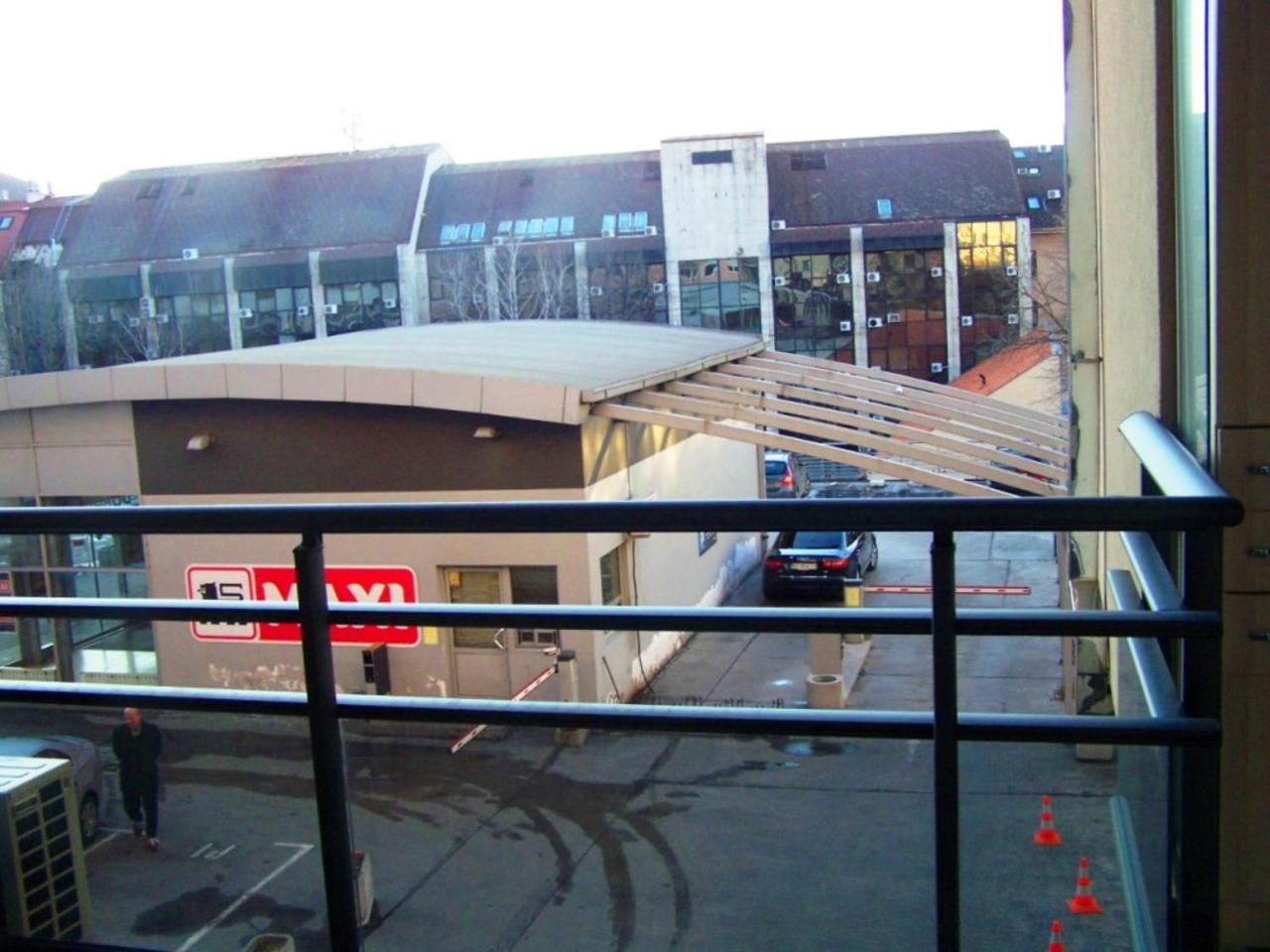 Rooms And Apartments S Belgrado Exterior foto